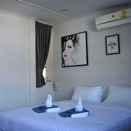 Maya Bed And Food Hostel Chiang Mai Exterior photo