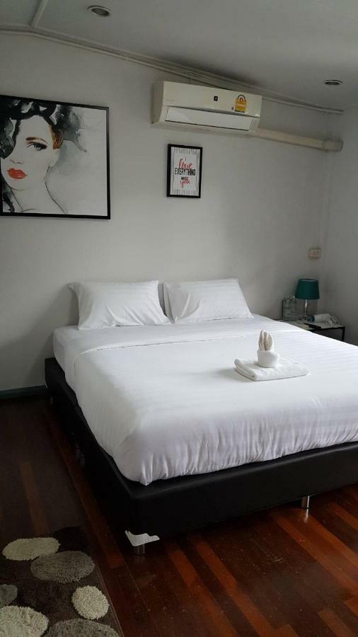Maya Bed And Food Hostel Chiang Mai Exterior photo