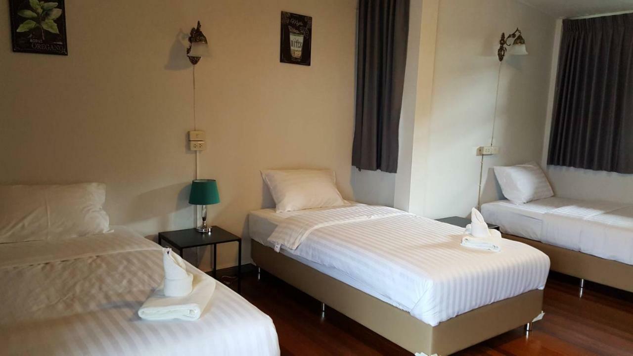 Maya Bed And Food Hostel Chiang Mai Exterior photo