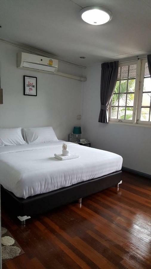 Maya Bed And Food Hostel Chiang Mai Exterior photo