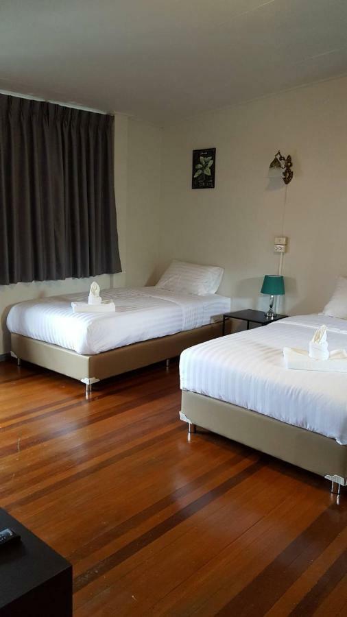 Maya Bed And Food Hostel Chiang Mai Exterior photo